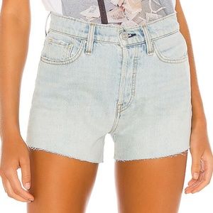 Hudson Cara Classic Jean Short in Outnumbered, Size 26